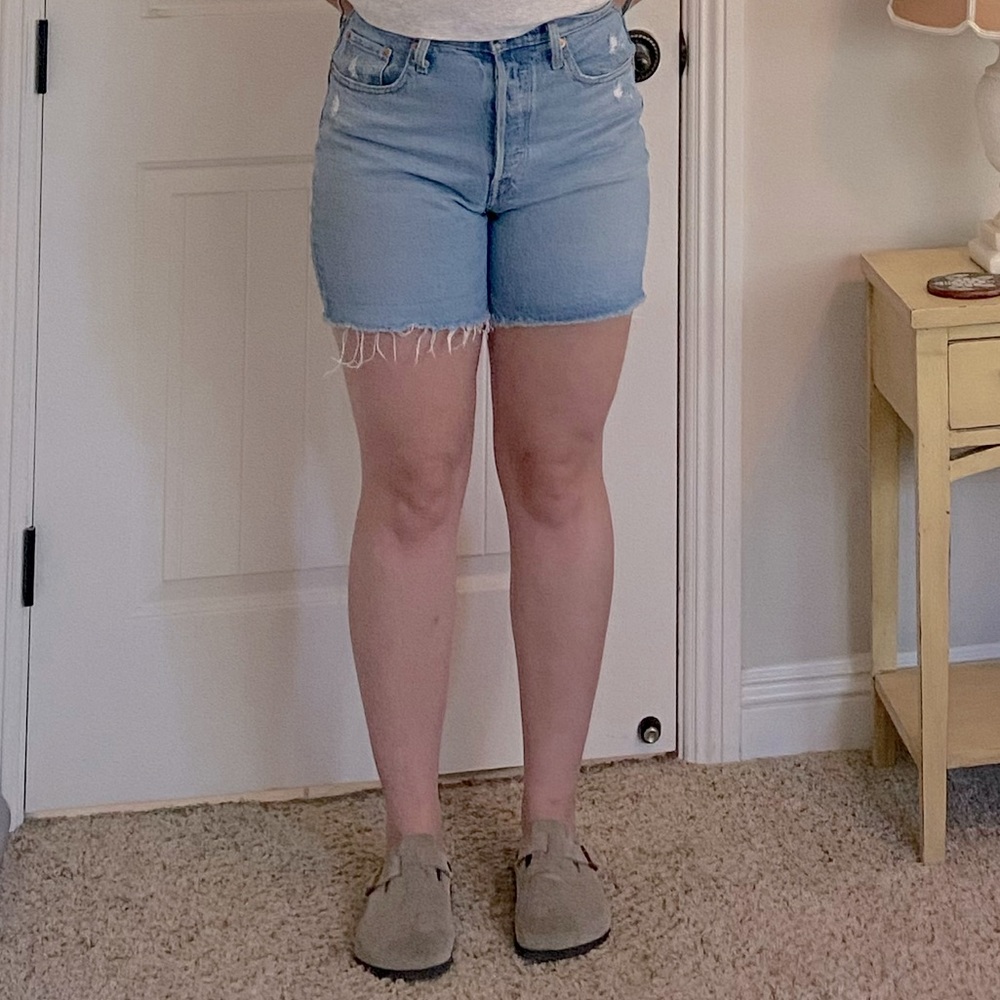 501 Mid Thigh Shorts size 28